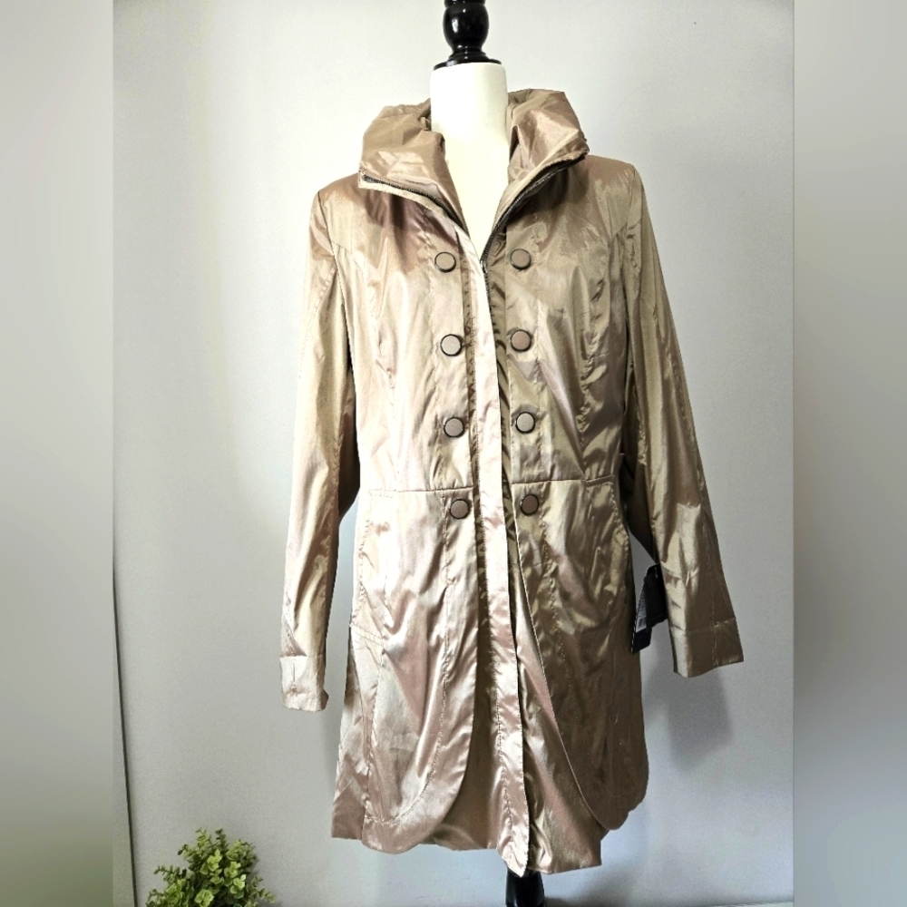 Creenstone Nwt Metallic Tan Double-Breasted Coat. Size 42/ Med